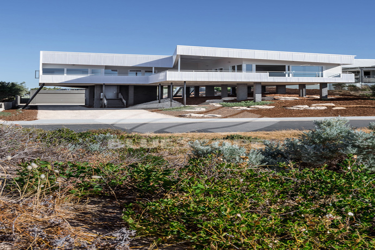 Falcon Beach House TÔN COLORBOND